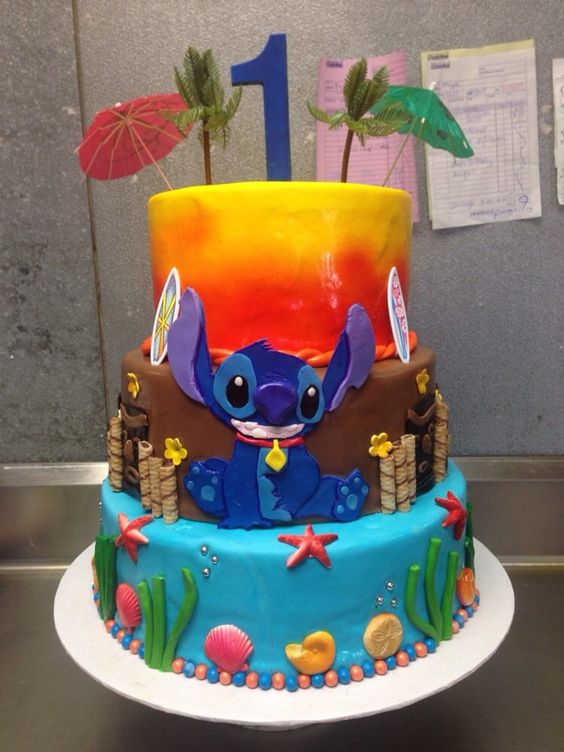 Some Cool Lilo & Stitch themed cakes / Lilo & Stitch cakes