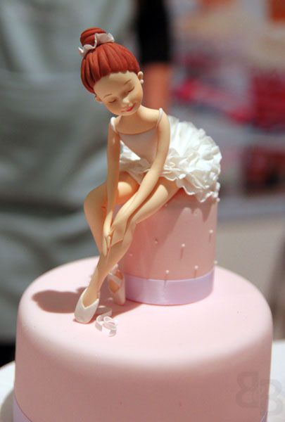 Adorable ballet themed cakes-Ballerina cake ideas