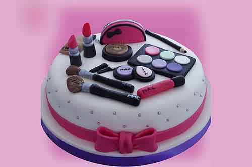 customized cakes for girls