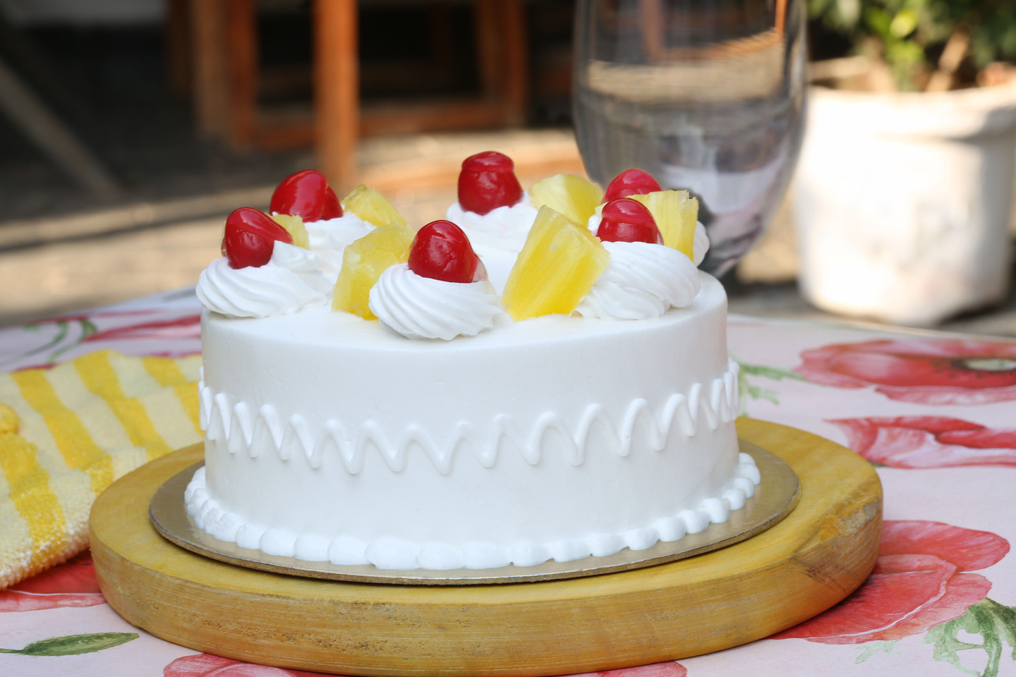 Pineapple Cream Cake | Winni.in