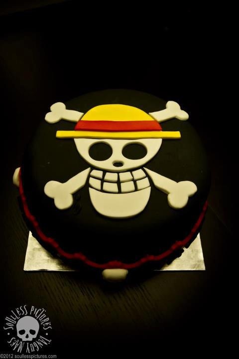 The birthday cake I ordered for my sister featuring our favorite pirate,  not hero : r/OnePiece