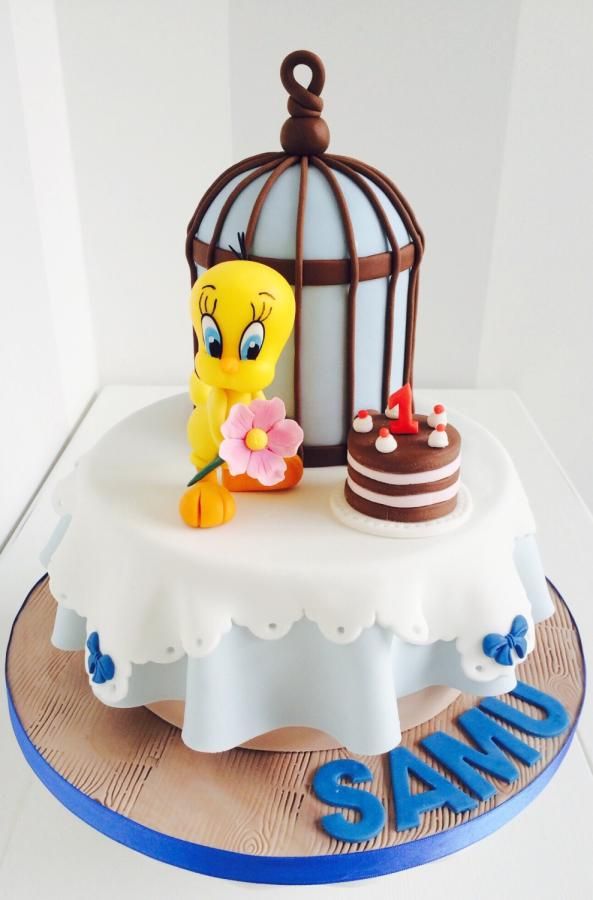 Tweety bird Theme Cake with 24 pcs cupcakes | TikTok