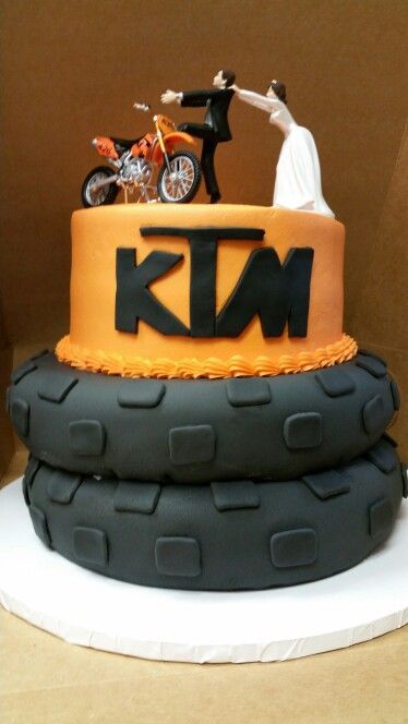 Cake For KTM Lover~Onlinecake.in | Motorcycle birthday cakes, Bike cakes,  Cake