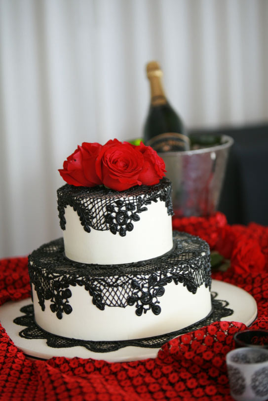 blacklace_cake_coquette