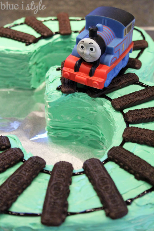 blue i style - ThomasTheTrainNumber3BirthdayCake2