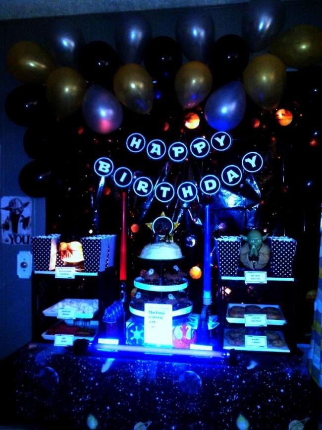 3-boys-glow-in-the-dark-star-wars-birthday-party