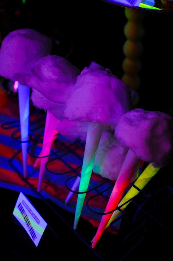 7-neon-glow-in-the-dark-party-glowing-cotton-candy