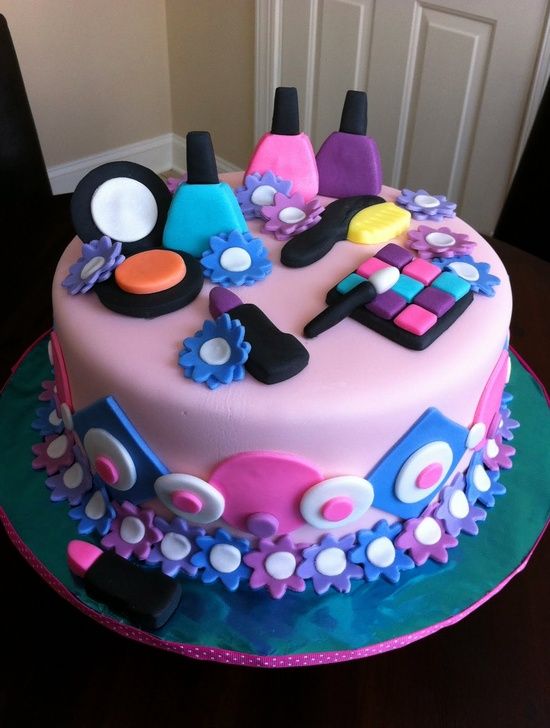 Some Cool Makeup themed cakes / Cake ideas - Cake in Gurgaon