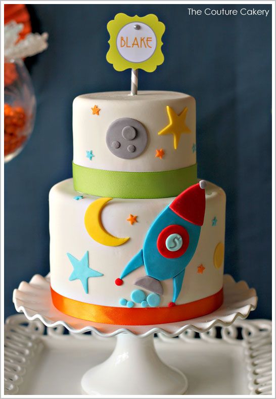 Some beautiful Moon Themed Cake / Moon Cake ideas